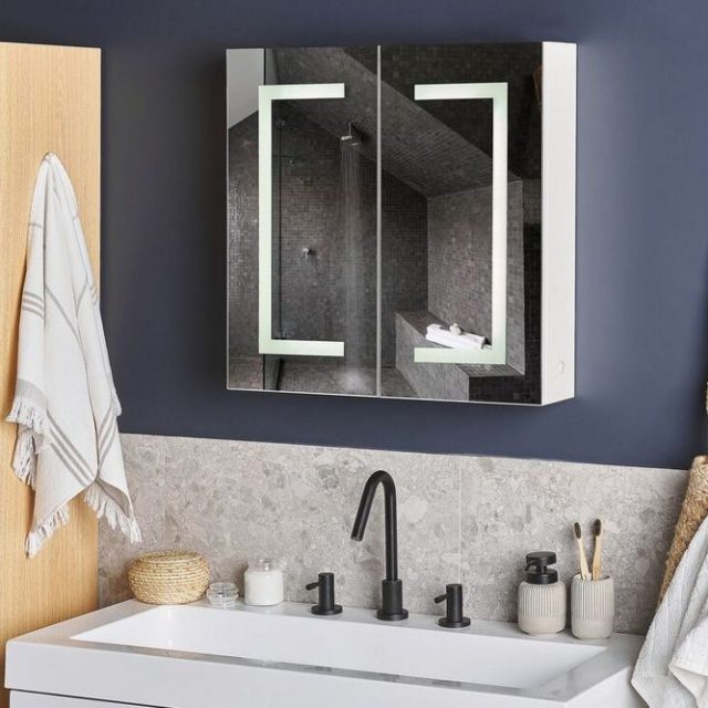 Mazarredo Badrumsskåp 60 cm Spegel med LED-belysning